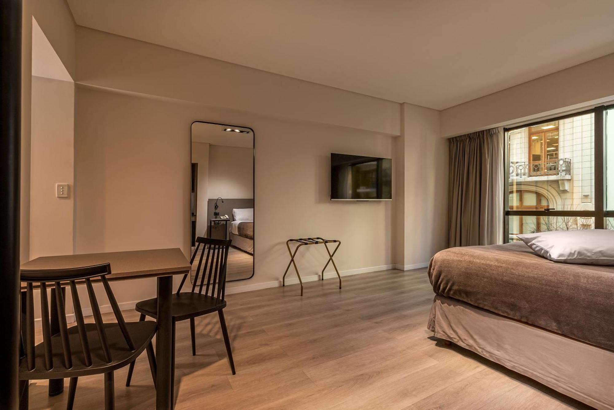 Up Viamonte Aparthotel